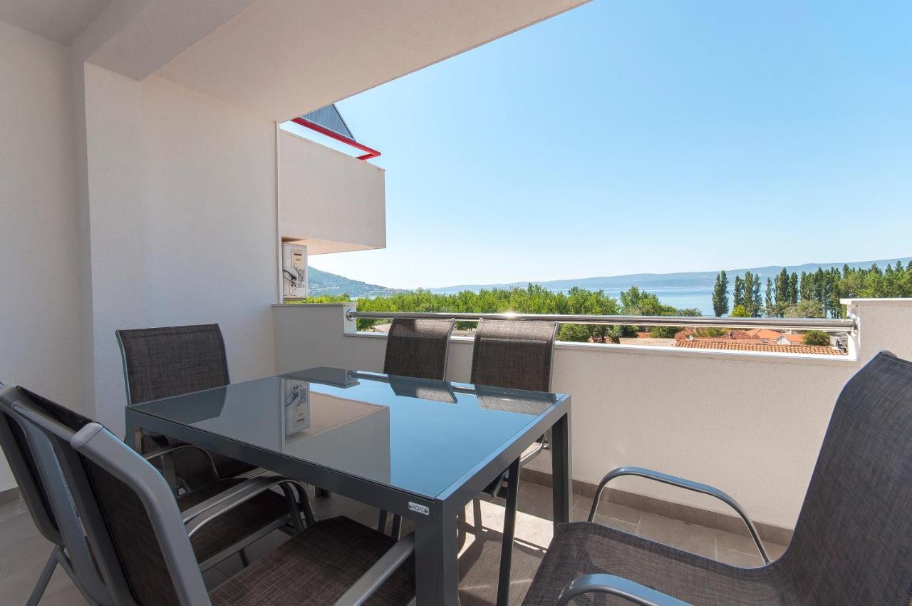 Apartman Mira- Omiš Buitenkant foto