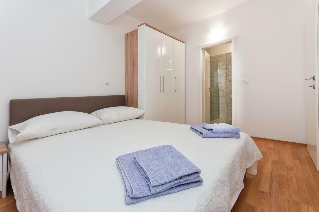 Apartman Mira- Omiš Buitenkant foto