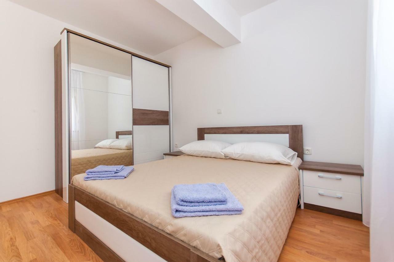 Apartman Mira- Omiš Buitenkant foto